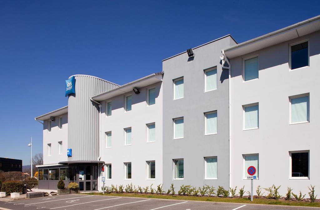 Ibis Budget Clermont Ferrand Nord Riom Bagian luar foto
